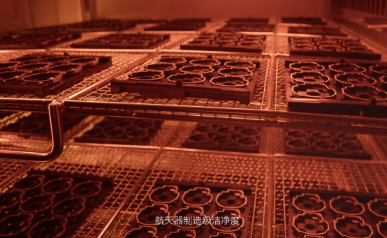 【影像中國】華為Pura 70 Ultra“恒星”模組，一個微米級工藝的高精宇宙-0718(1)1353.png